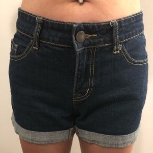 BDG SHORTIE DARK WASH SHORTS!!!!